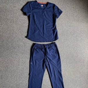 Dickies EDS essentials scrub set